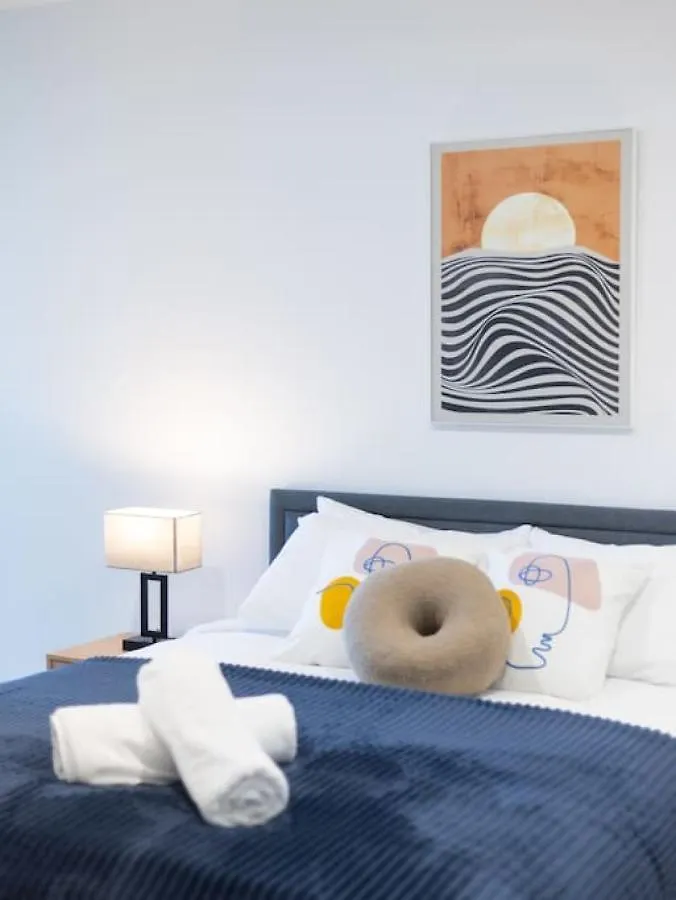 Brandnew Two Bed Apt In Surfers Paradise With Carpark Gold Coast